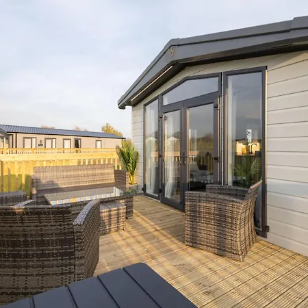 Domek alpejski Host & - Riverwood, Ashdown Retreat