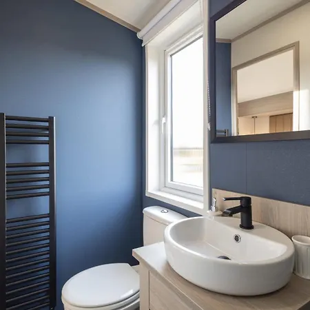 Chalet Host & - Riverwood, Ashdown Retreat