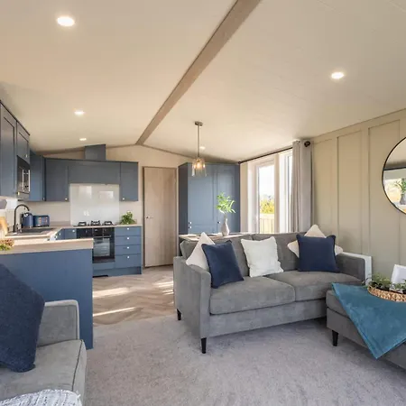 Host & - Riverwood, Ashdown Retreat Chalet Pickering