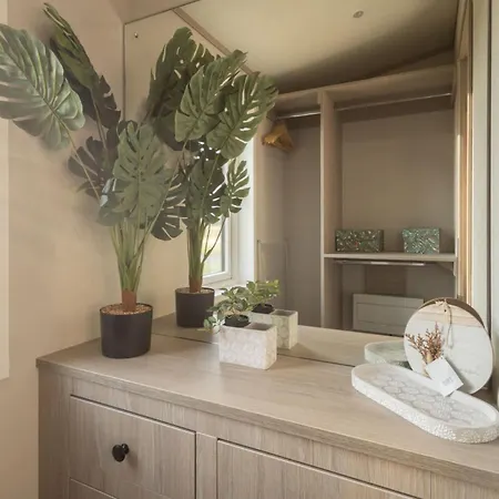 Host & - Riverwood, Ashdown Retreat Pickering