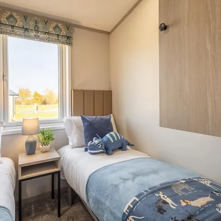 Chalet Host & - Riverwood, Ashdown Retreat