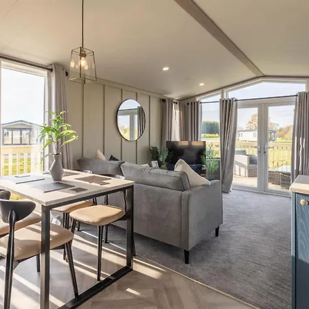 Host & - Riverwood, Ashdown Retreat *